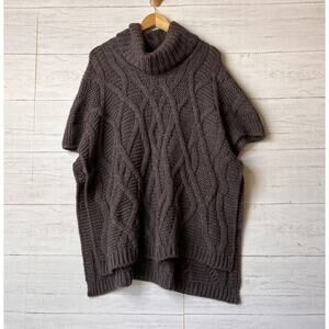 Berretti Sweater Womens Size L/XL Grayish Purple Poncho Big Snaps Cape Italy